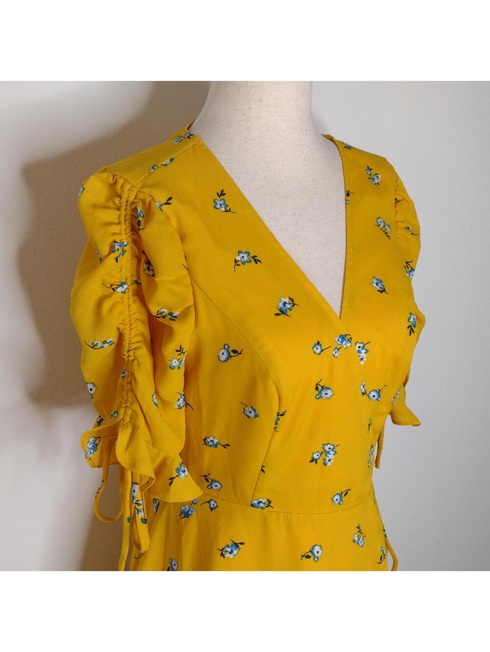 NWT Lulus Women's Yellow Floral Dress Size Small - Picture 2 of 11